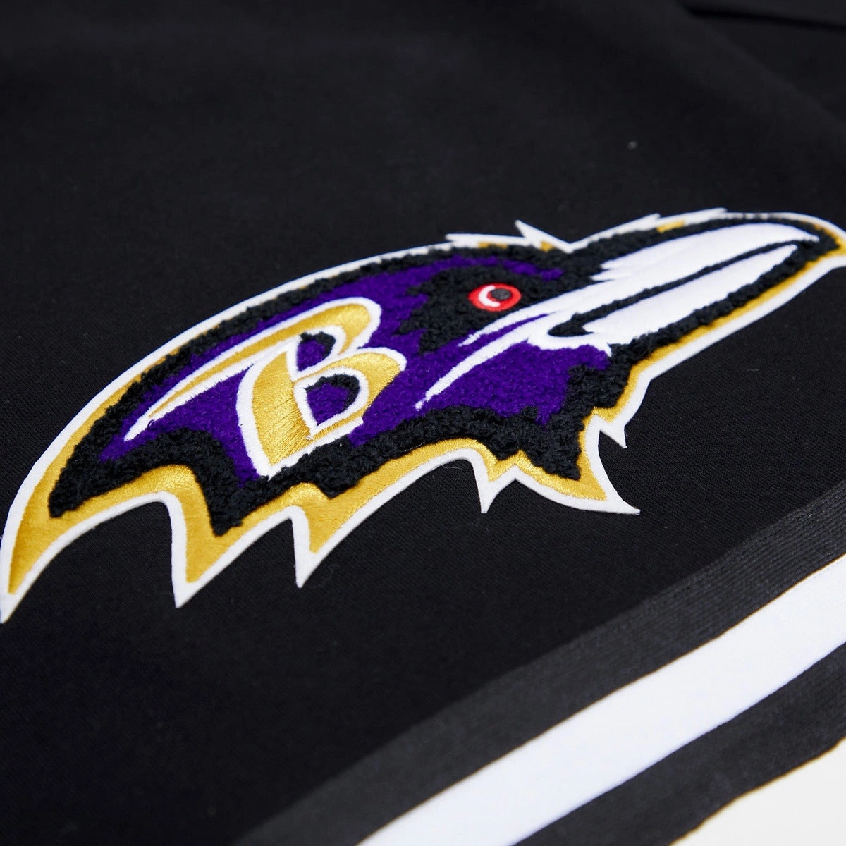 NFL BALTIMORE RAVENS CLASSIC CHENILLE MEN'S SHORT (BLACK)