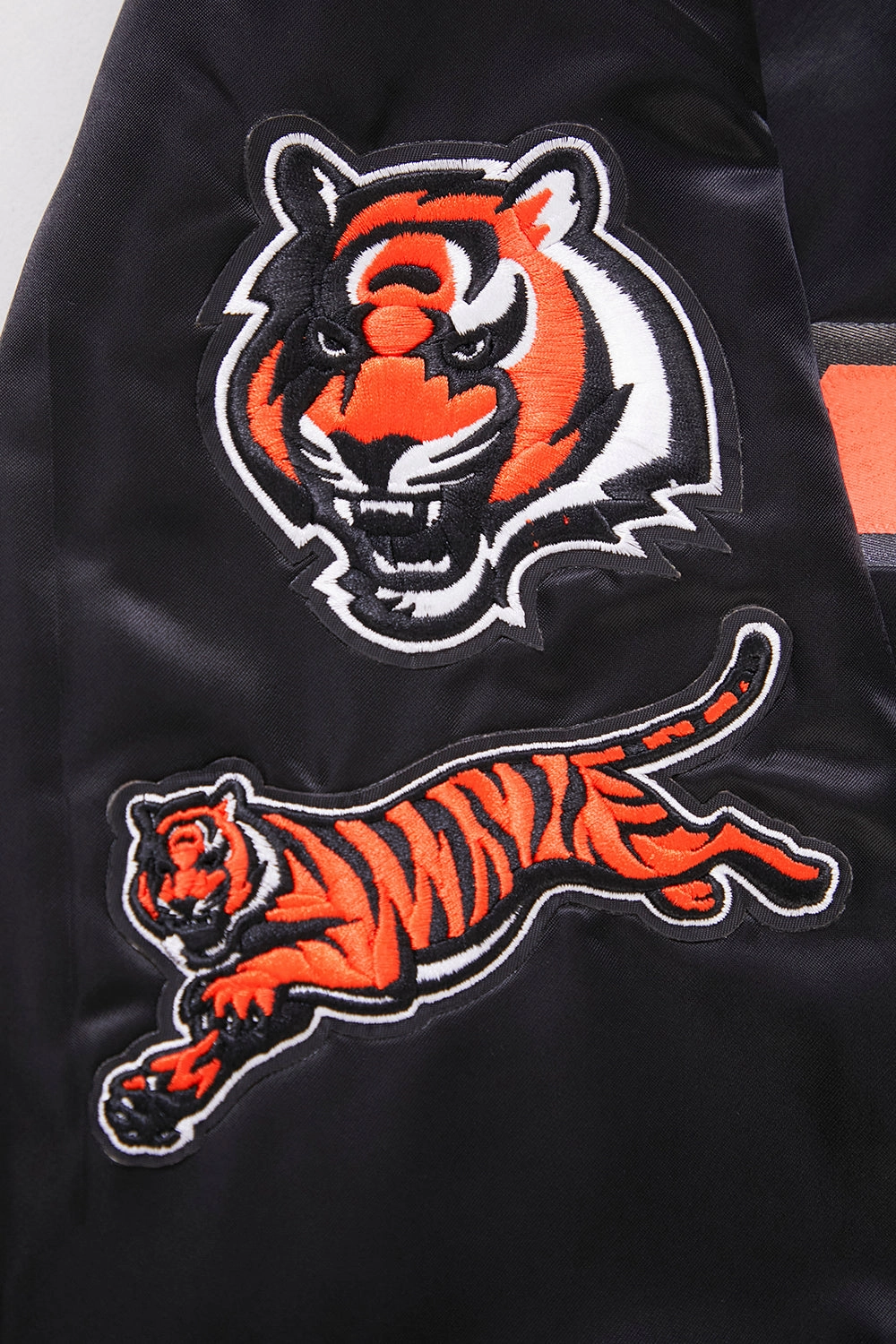 NFL CINCINNATI BENGALS BIG LOGO MEN'S SATIN JACKET (BLACK)