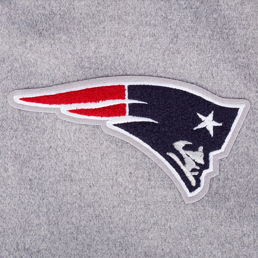 NFL NEW ENGLAND PATRIOTS OLD ENGLISH MEN'S RIB WOOL VARSITY JACKET (HEATHER GREY/WHITE/MIDNIGHT NAVY)