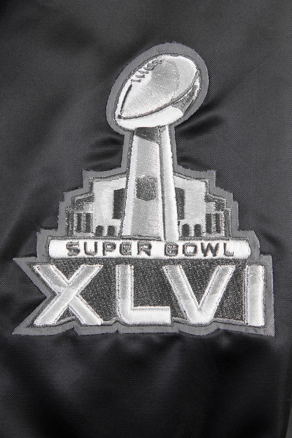 NFL NEW YORK GIANTS CLASSIC WOMEN'S SATIN JACKET (BLACK)