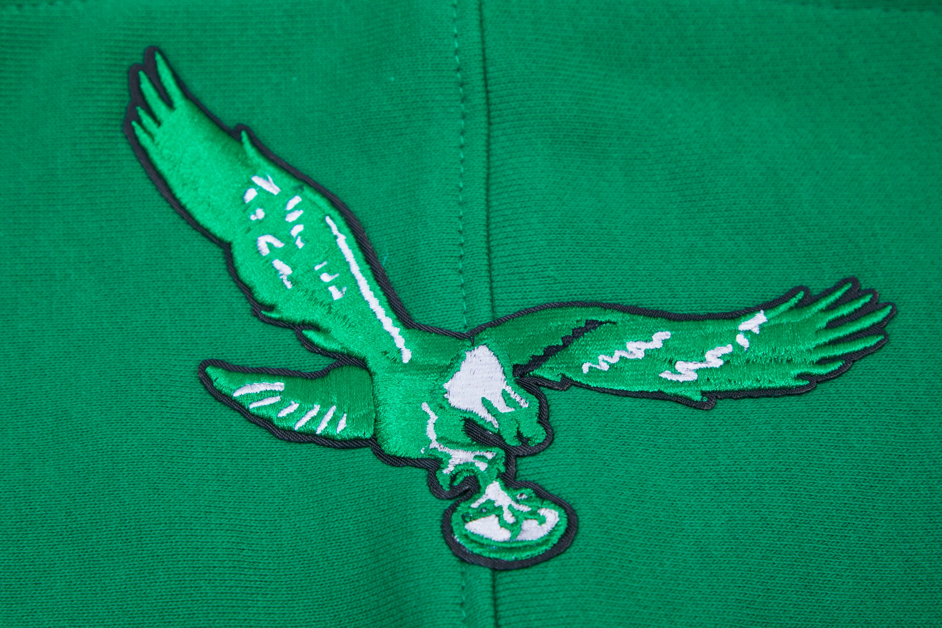 NFL PHILADELPHIA EAGLES RETRO CLASSIC MEN'S PULLOVER HOODIE (KELLY GREEN)