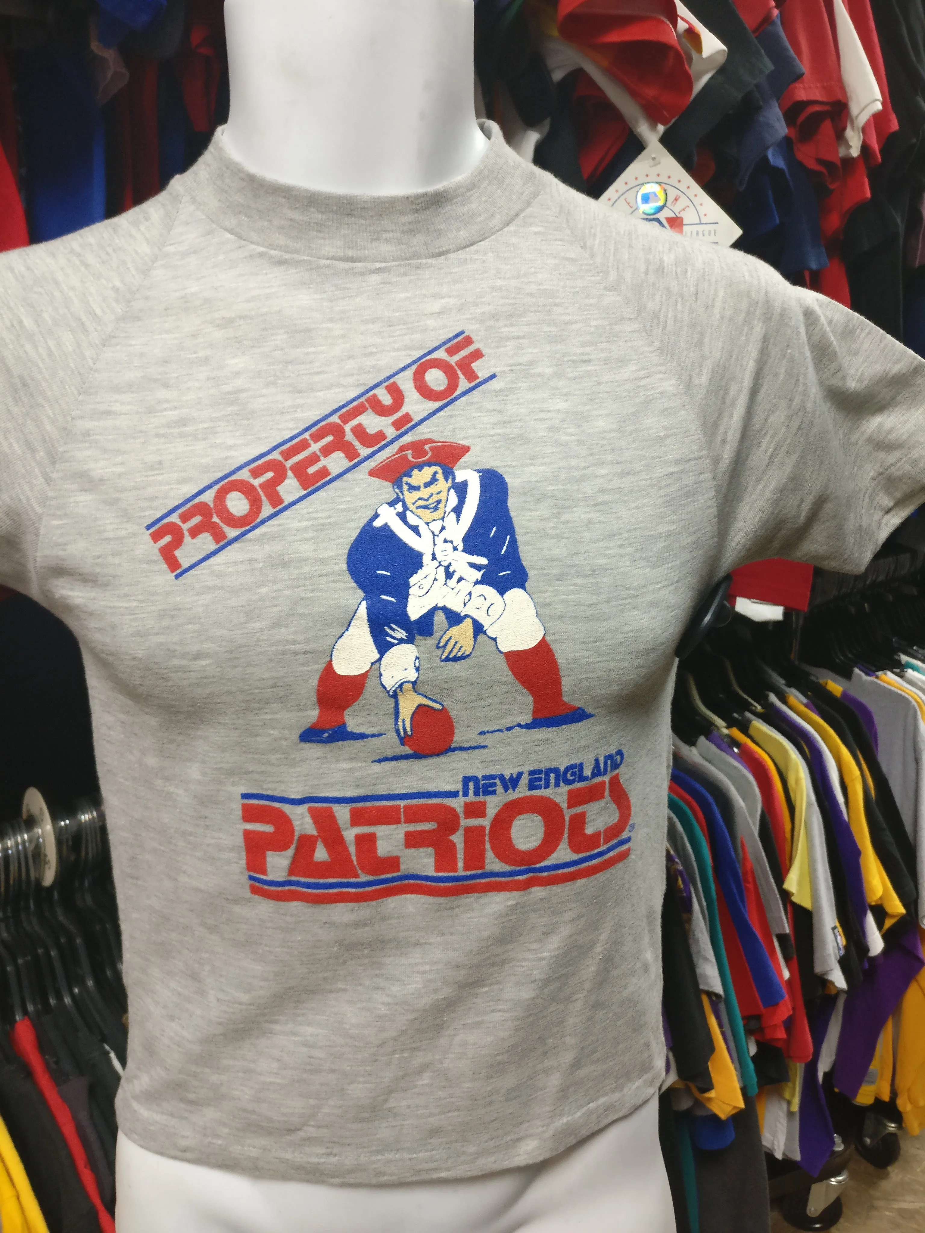 Vintage 80s NEW ENGLAND PATRIOTS NFL T-Shirt YM (Deadstock)