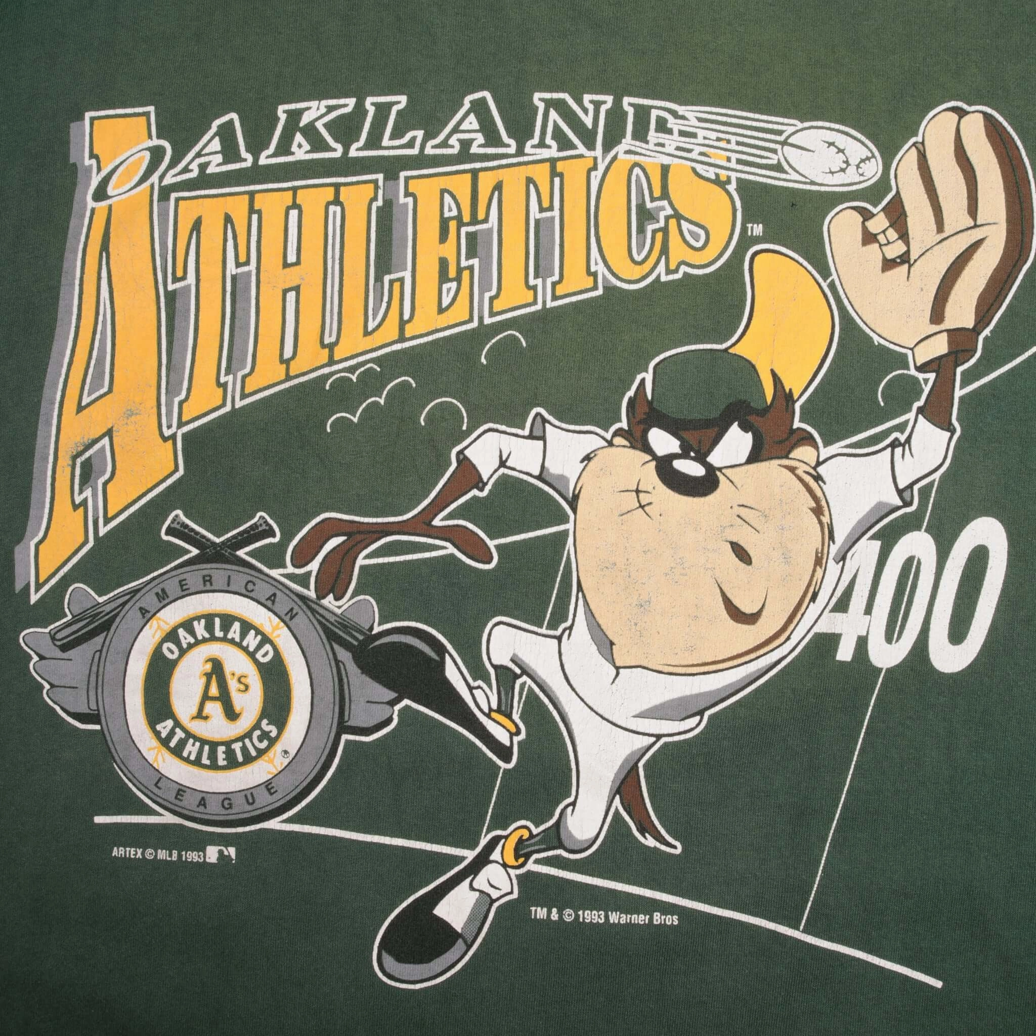 VINTAGE MLB OAKLAND ATHLETICS LOONEY TUNES TAZ 1993 TEE SHIRT MEDIUM MADE IN USA