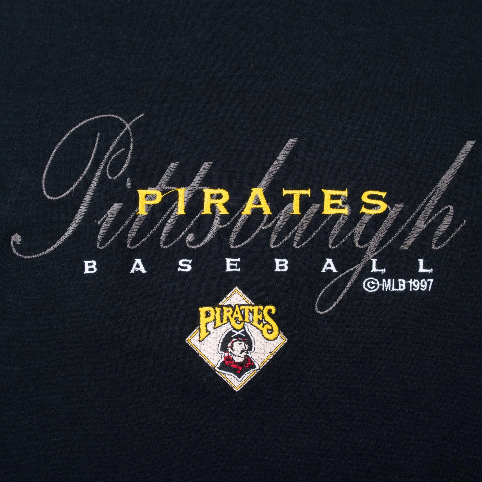 VINTAGE MLB PITTSBURGH PIRATES EMBROIDERED TEE SHIRT 1997 MEDIUM MADE IN USA
